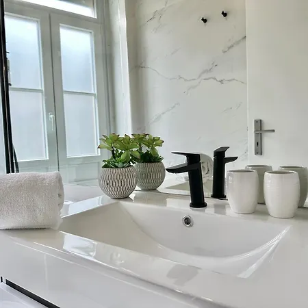 Youropo - Capela アパート ポルト